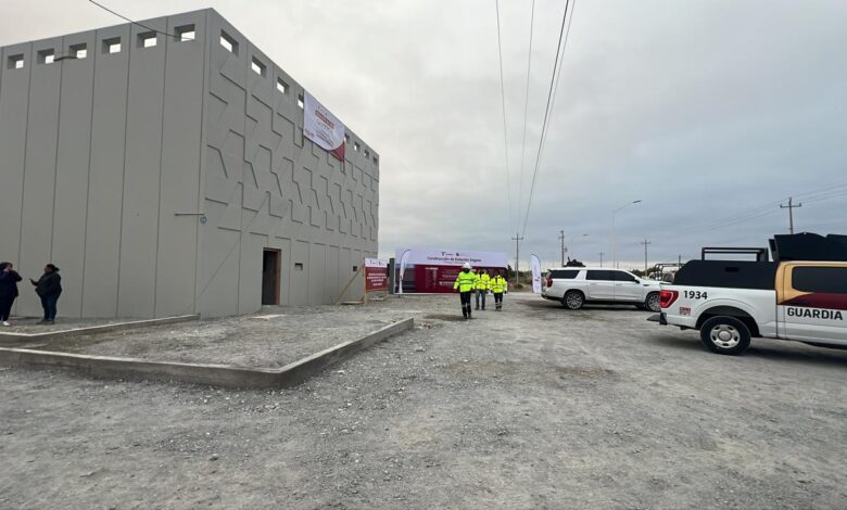 Las estaciones seguras en construcción presentan un diseño de mayor dimensión, con capacidad operativa para hasta 30 elementos.