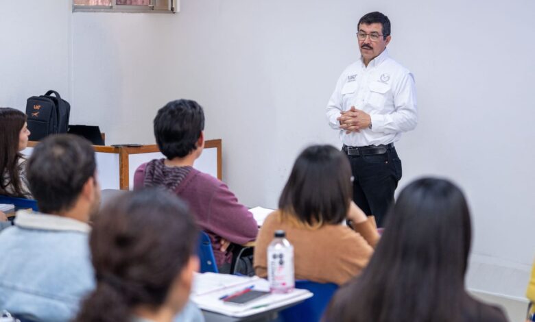 El programa de certificación internacional gratuita para estudiantes, docentes y personal administrativo, ya está abierto, informó el Rector Dámaso Anaya Alvarado.