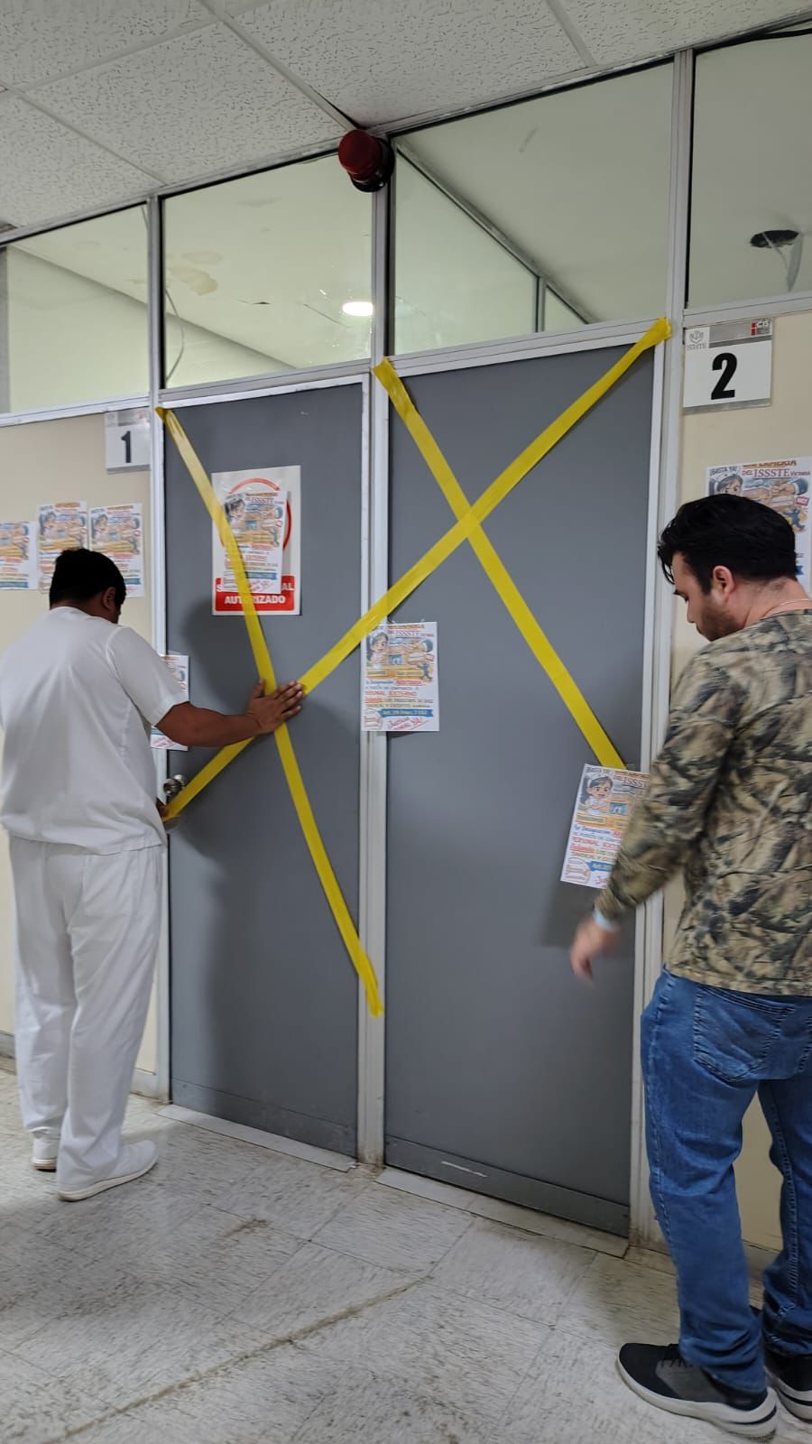 Los trabajadores mantienen la exigencia de la destitución del director, Carlos Alberto Mendoza Banda.