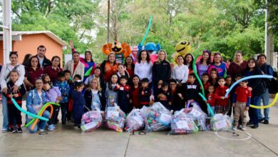 Photo of Entrega UAT juguetes a niñas y niños en jornada “Alegrando Corazones”
