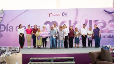Photo of Reciben apoyos en brigada “Transformando Familias”