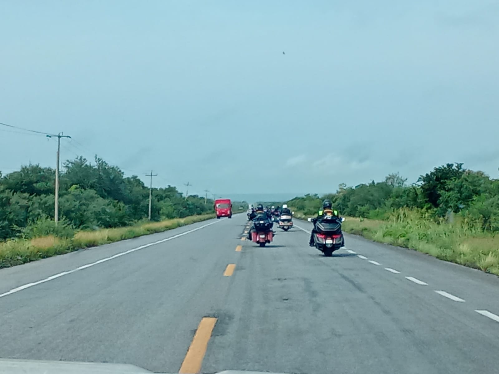 La caravana de motociclistas fue acompañada por elementos de la Guardia Estatal.