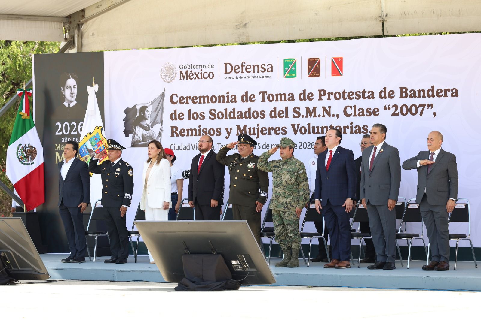 Autoridades civiles y militares encabezaron en Tamaulipas la ceremonia de toma de protesta de bandera de jóvenes del Servicio Militar Nacional (SMN).