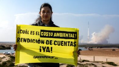Photo of Greenpeace protesta en playa Bagdad durante prueba del Starship de SpaceX