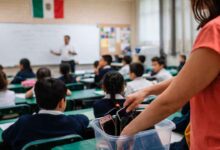 Photo of Tamaulipas consultará posible prohibición de celulares en las aulas
