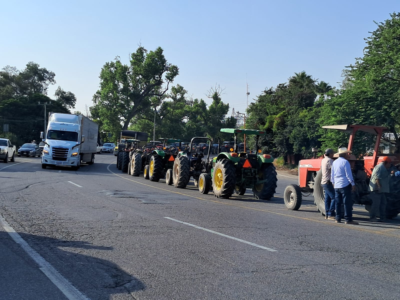 La movilización provocó afectaciones parciales a la circulación en la carretera Victoria-Monterrey.