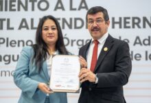Photo of UAT reconoce trayectoria de egresada que llegó al Poder Judicial Federal