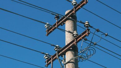 Photo of Red eléctrica de Victoria arrastra rezago de más de una década