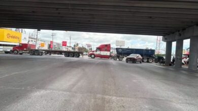 Photo of Alerta de EU, cierre de puentes y suspensión de clases por bloqueos en Matamoros